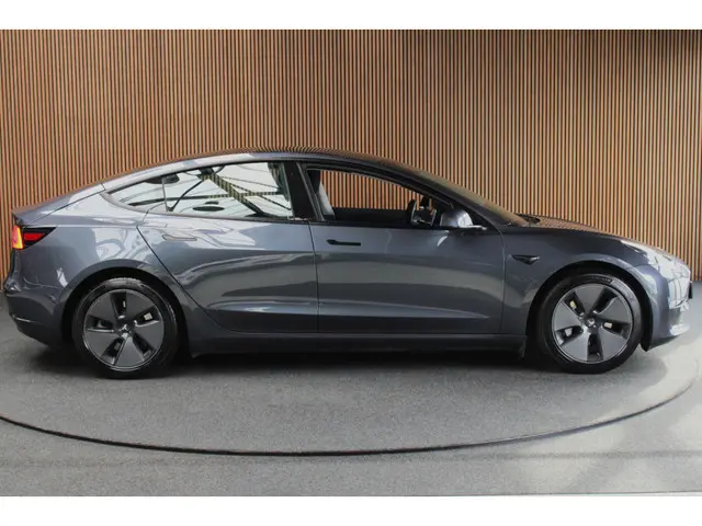 Tesla Model 3 RWD 2023 Elektrisch 7