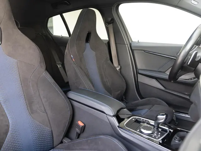 BMW 1 Serie M135i xDrive 2021 Benzine 10