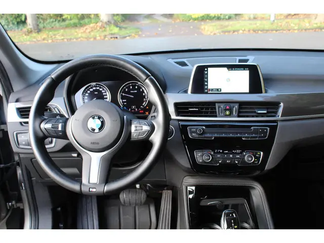 BMW X1 SDrive18i High Executive 2019 Benzine 12
