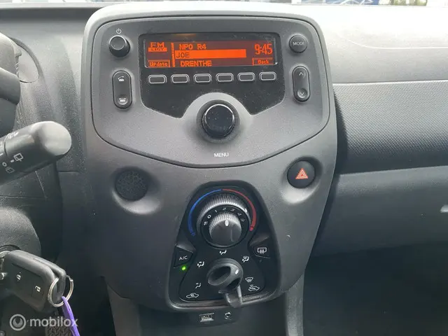 Toyota Aygo 1.0 VVT-i x-now 2017 Benzine 17