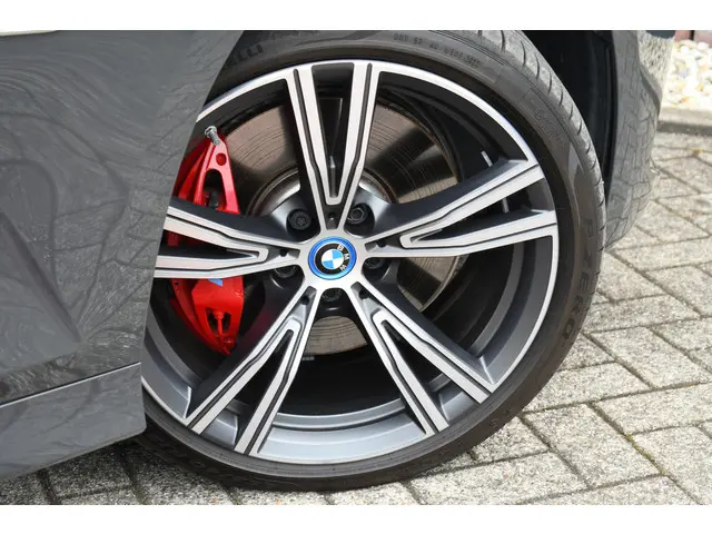 BMW 3 Serie 330e xDrive M-Sport Pro 2022 Hybride Benzine 9
