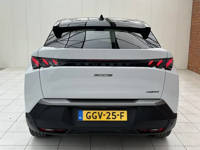 Peugeot 3008 Hybrid 136 GT 2024 Hybride Benzine 34
