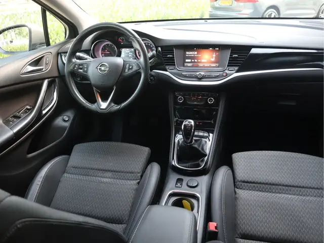 Opel Astra Sports Tourer 1.4 Innovation 2016 Benzine 3