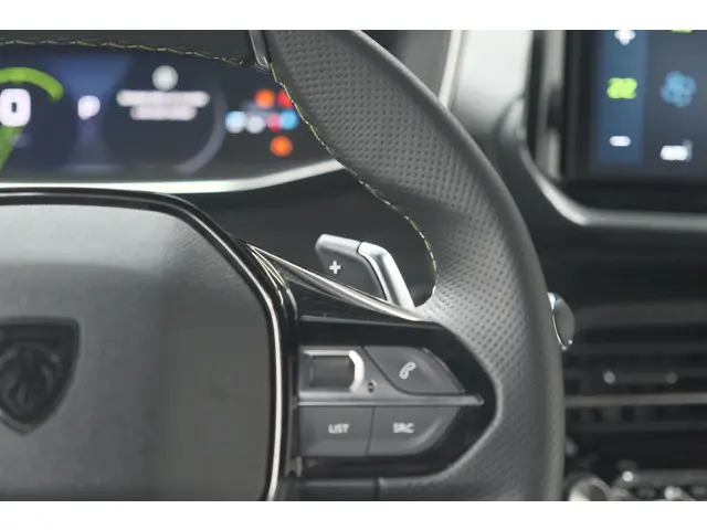 Peugeot 2008 PureTech 130 EAT8 GT 2024 Benzine 40