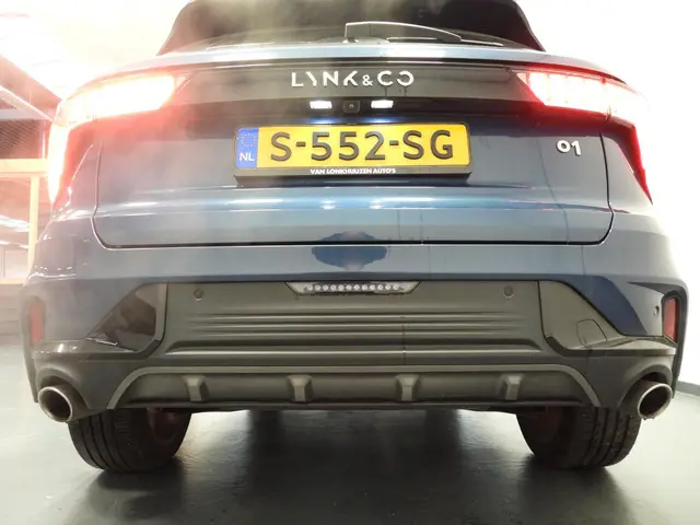 Lynk & Co 01 1.5 PHEV BlackLine 2023 Hybride Benzine 37