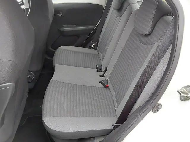 Toyota Aygo 1.0 VVT-i x-play 2019 Benzine 9