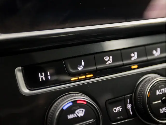 Volkswagen Golf 1.4 TSI Highline R Sport 2017 Benzine 11