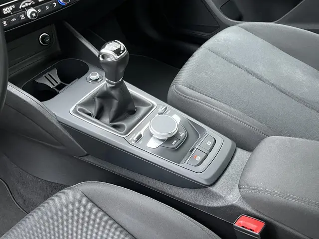Audi Q2 30 TFSI Business Edition 2021 Benzine 57