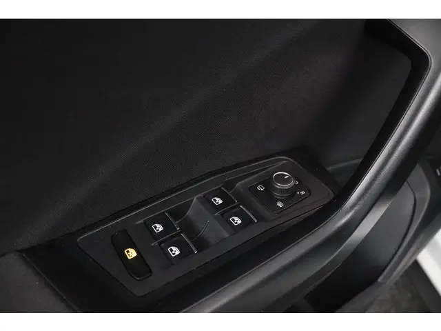 Volkswagen T-Roc 1.5 TSI Sport 2020 Benzine 35