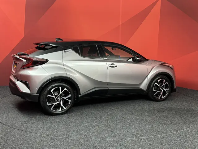 Toyota C-HR 1.8 Hybrid Bi-Tone 2018 Hybride Benzine 19