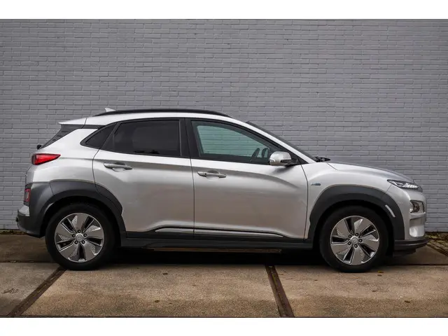 Hyundai Kona EV Premium 64 kWh 2020 Elektrisch 10