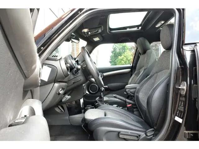 MINI Cooper Mini 1.5 Chili Serious Business 2017 Benzine 5