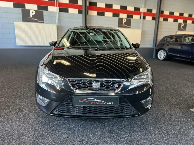 SEAT Leon 1.4 EcoTSI FR Apple CarPlay PANO 2016 Benzine 2