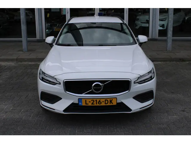 Volvo V60 B3 Automaat Momentum Advantage 2021 Benzine 35