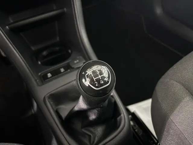 Volkswagen up! 1.0 BMT move up! 2017 Benzine 11