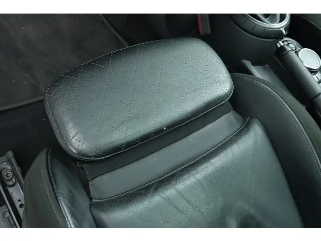 MINI Cooper S 2.0 CHILI SERIOUS BUSINESS 2015 Benzine 40