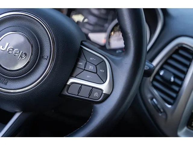 Jeep Compass 1.4 MultiAir Longitude 2019 Benzine 27