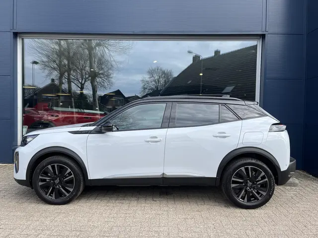 Peugeot 2008 1.2 Hybrid 145 PK GT 2025 Hybride Benzine 5