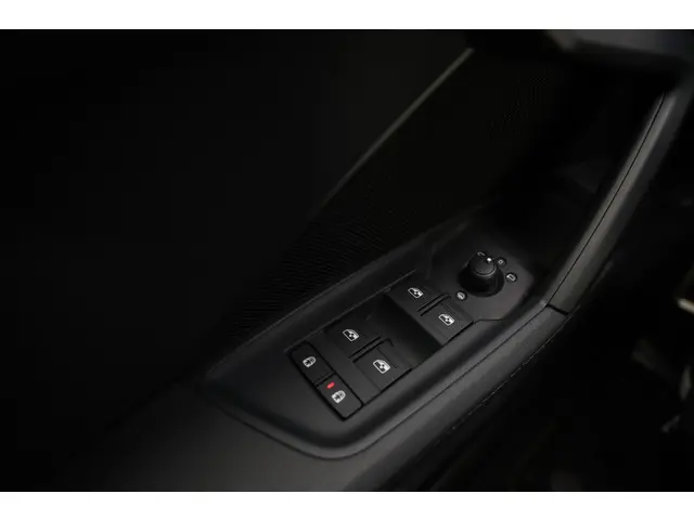 Audi A3 Limousine 35 TFSI 3x S-Line 150PK 2023 Benzine 35