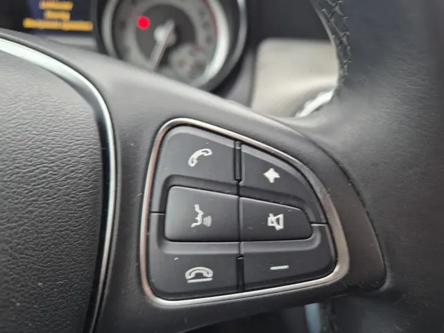 Mercedes-Benz GLA 200 Ambition 2015 Benzine 16