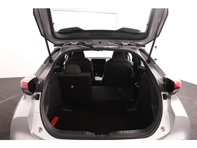 Toyota C-HR 1.8 Hybrid 140 Active 2024 Hybride Benzine 23