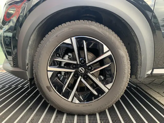 Nissan Juke 1.0 DIG-T N-Connecta 2025 Benzine 23