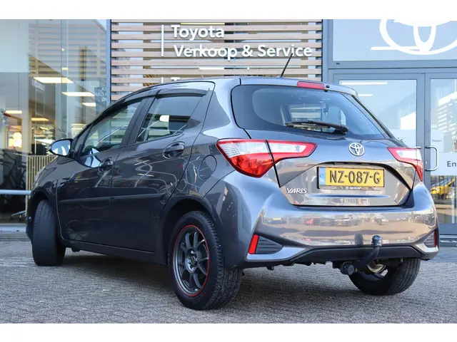 Toyota Yaris 1.0 VVT-i Aspiration, Trekhaak 2017 Benzine 10