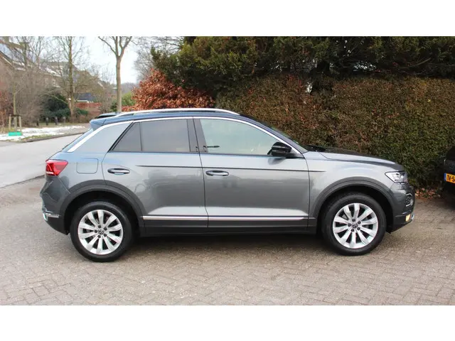 Volkswagen T-Roc 1.5 TSI Sport 2021 Benzine 17