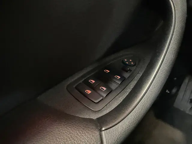 BMW X1 sDrive18i High Executive 2018 Benzine 18