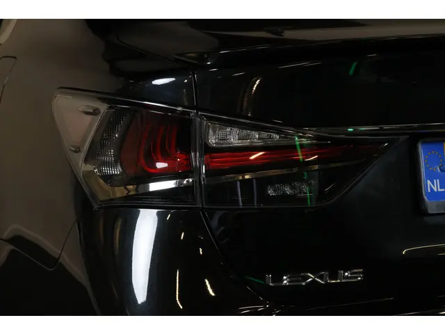 Lexus GS 300h F Sport Line 2017 Hybride Benzine 5