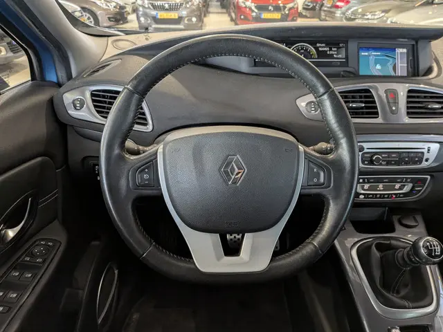 Renault Scénic Xmod 1.2 TCe Bose 2014 Benzine 10