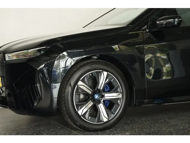 BMW iX xDrive50 Sport SKY 112 kWh 2023 Elektrisch 36