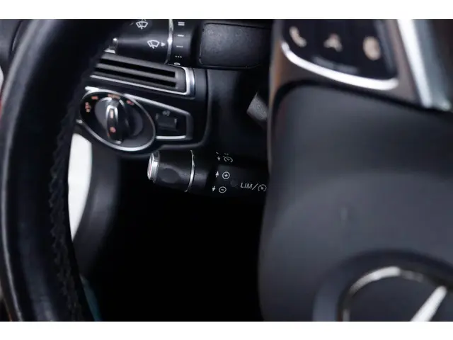 Mercedes-Benz C-Klasse Cabrio 200 AMG Line 2018 Benzine 33