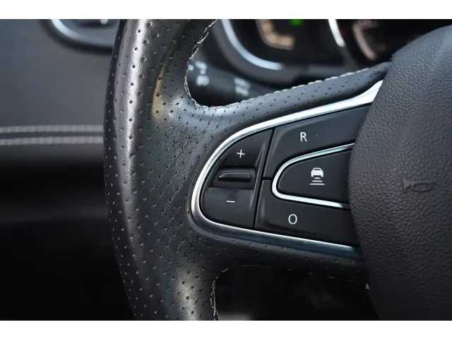 Renault Scénic TCe 140 EDC Black Edition 2019 Benzine 23