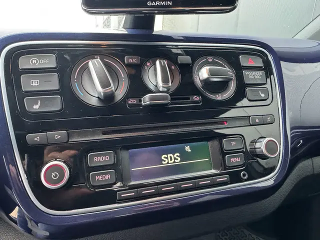 Volkswagen up! Club |5-deurs|NAVI|CRUISE|15” LM| 2015 Benzine 23