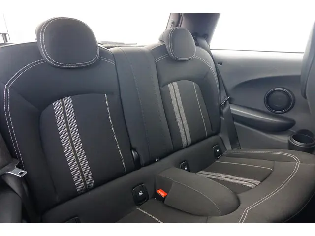 MINI 3-Deurs Cooper 2021 Benzine 9