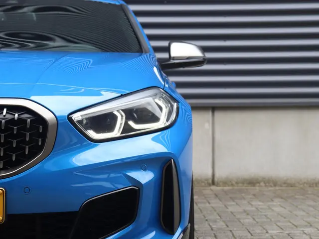 BMW 1 Serie 5-deurs M135i xDrive 2019 Benzine 39