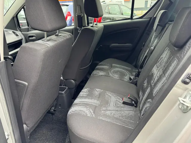 Opel Agila 1.0 Silver Edition 2012 Benzine 9