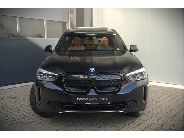 BMW iX3 2
