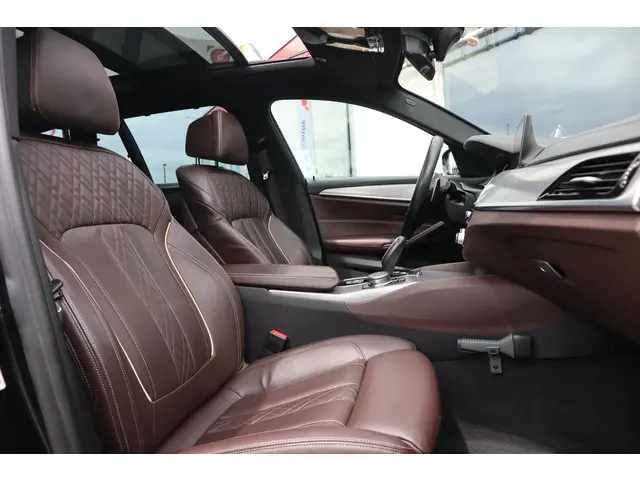 BMW 5 Serie Touring 530i High Executive 2018 Benzine 30