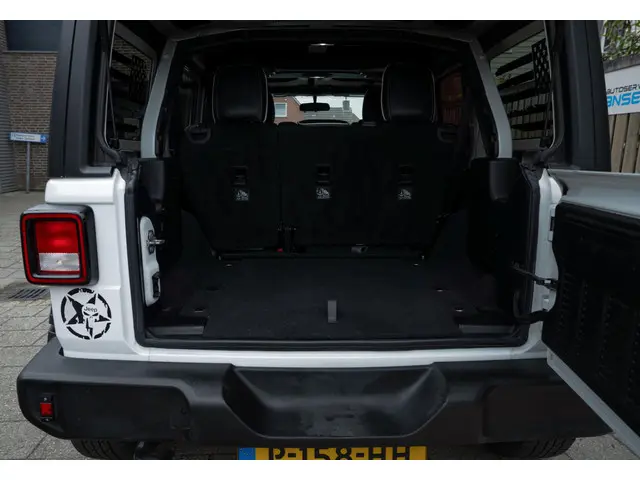 Jeep Wrangler Unlimited 3.6 Sport 2018 Benzine 8