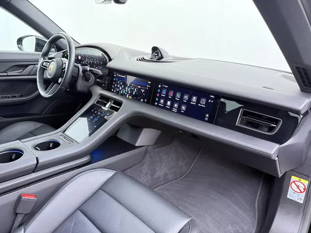 Porsche Taycan Performance 84 kWh 2023 Elektrisch 43