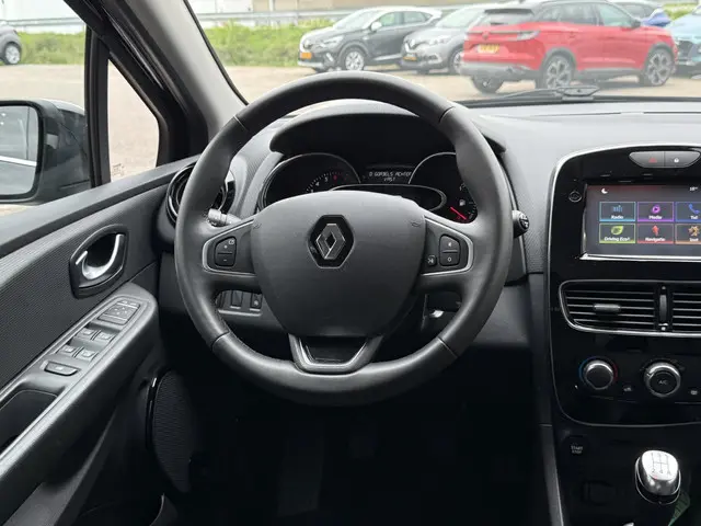 Renault Clio Estate 0.9 TCe Limited 2018 Benzine 21