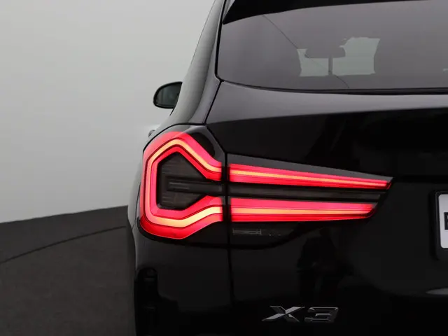 BMW X3 xDrive30e 2023 Hybride Benzine 9