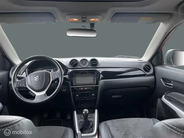 Suzuki Vitara 1.6 High Executive 2015 Benzine 10
