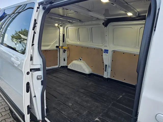 Ford Transit Custom 300 2.0 TDCI L2H1 Trail 2021 Diesel 11