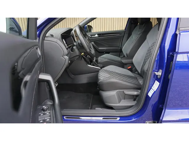 Volkswagen T-Roc 1.5 TSI 150pk DSG 2x R-Line 2022 Benzine 7