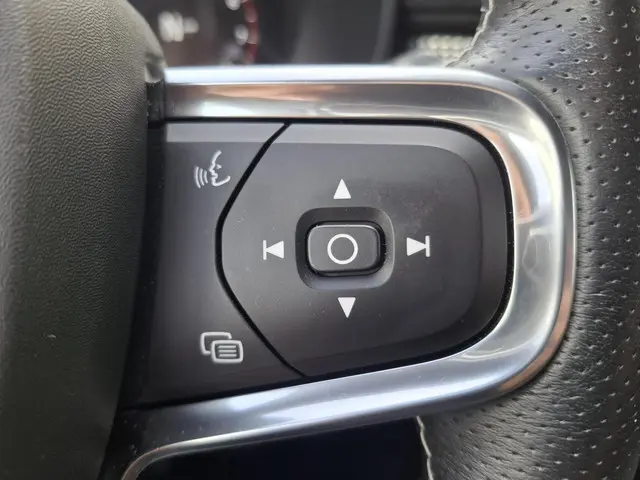 Volvo XC40 1.5 T3 R-Design 2020 Benzine 19