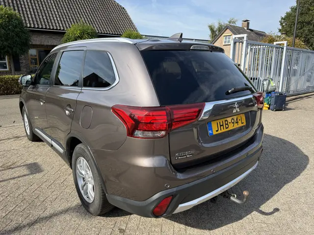 Mitsubishi Outlander 2.0 2017 Benzine 7