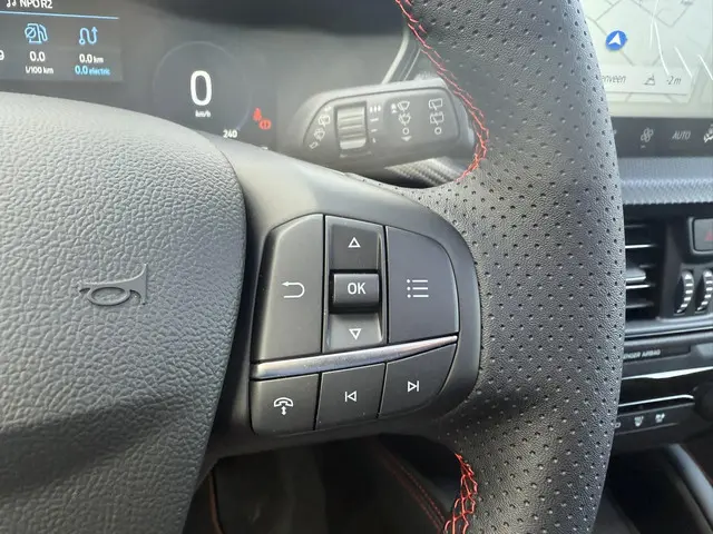 Ford Kuga 2.5 PHEV ST-Line X 2026 Hybride Benzine 13